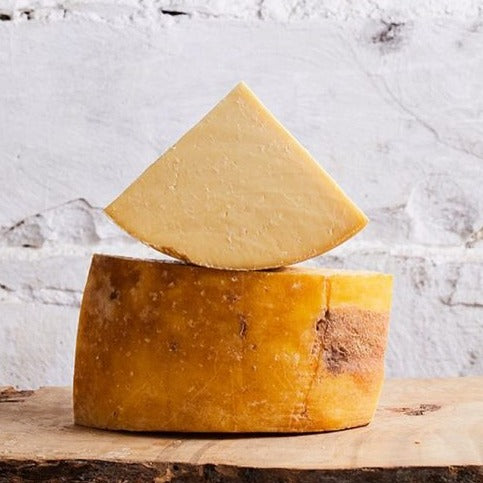 BALLINVARRIG CHEDDAR IRISH CHEEESE